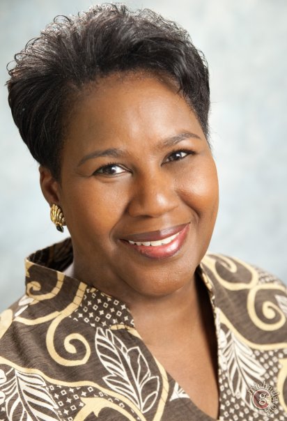 Beverly, Broker/Owner of Straight Talk Realty